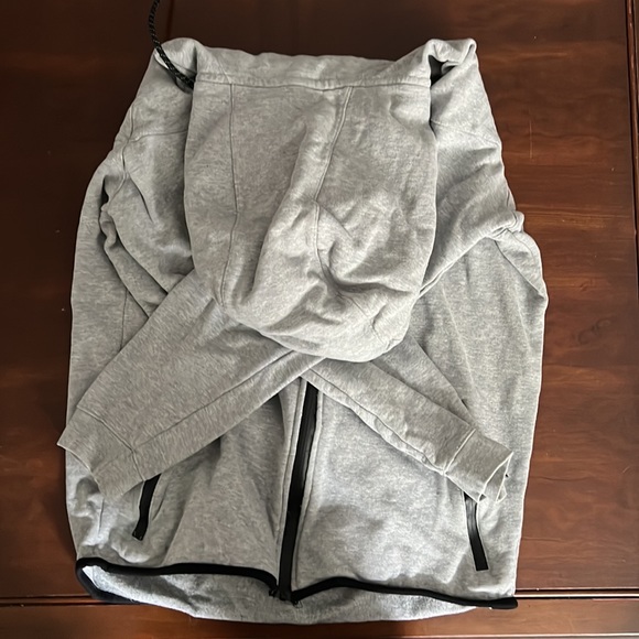 Grey Tracksuit Size L - Picture 2 of 16
